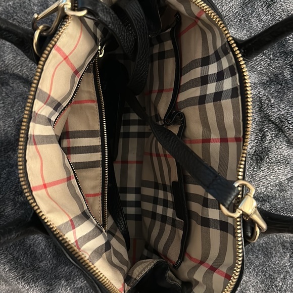 Black Burberry bag with handles and strap - Picture 3 of 5